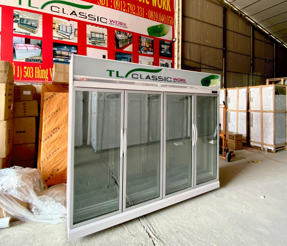 Không gian lưu trữ trong tủ vô cùng rộng lớn